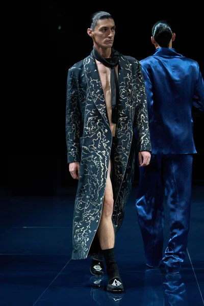 Look 32